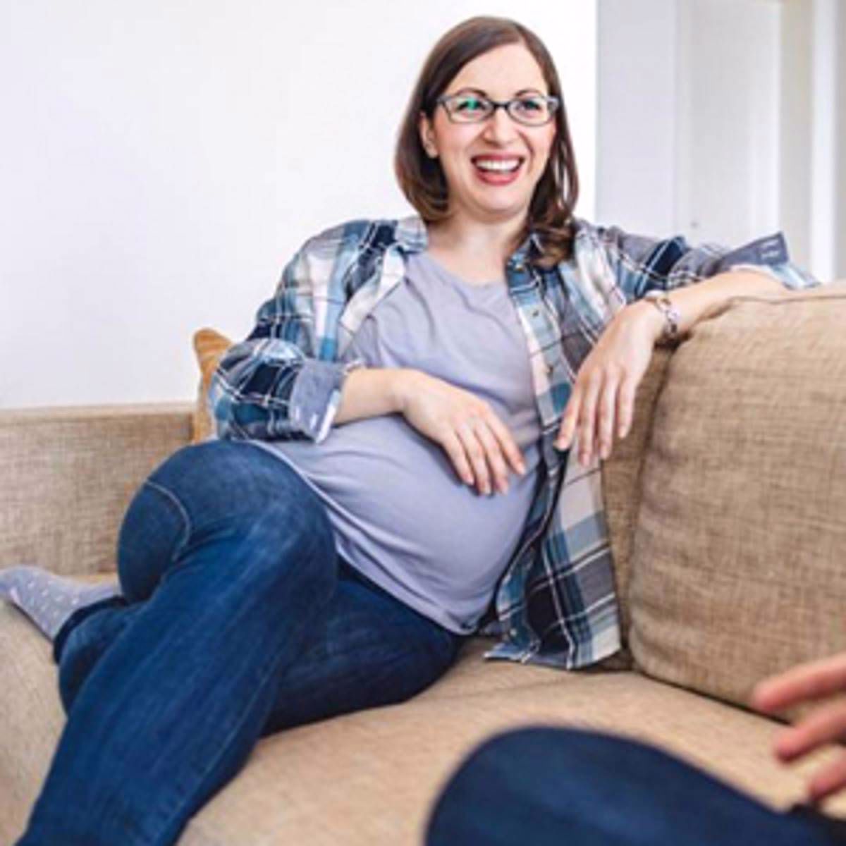 9 Ways to Help a Pregnant Friend