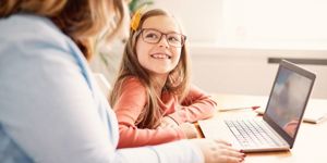 laptop-computer-education-mother-children-daughter-girl-familiy-picture-id1206877888.jpg