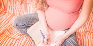 pregnant mom writing birth plan